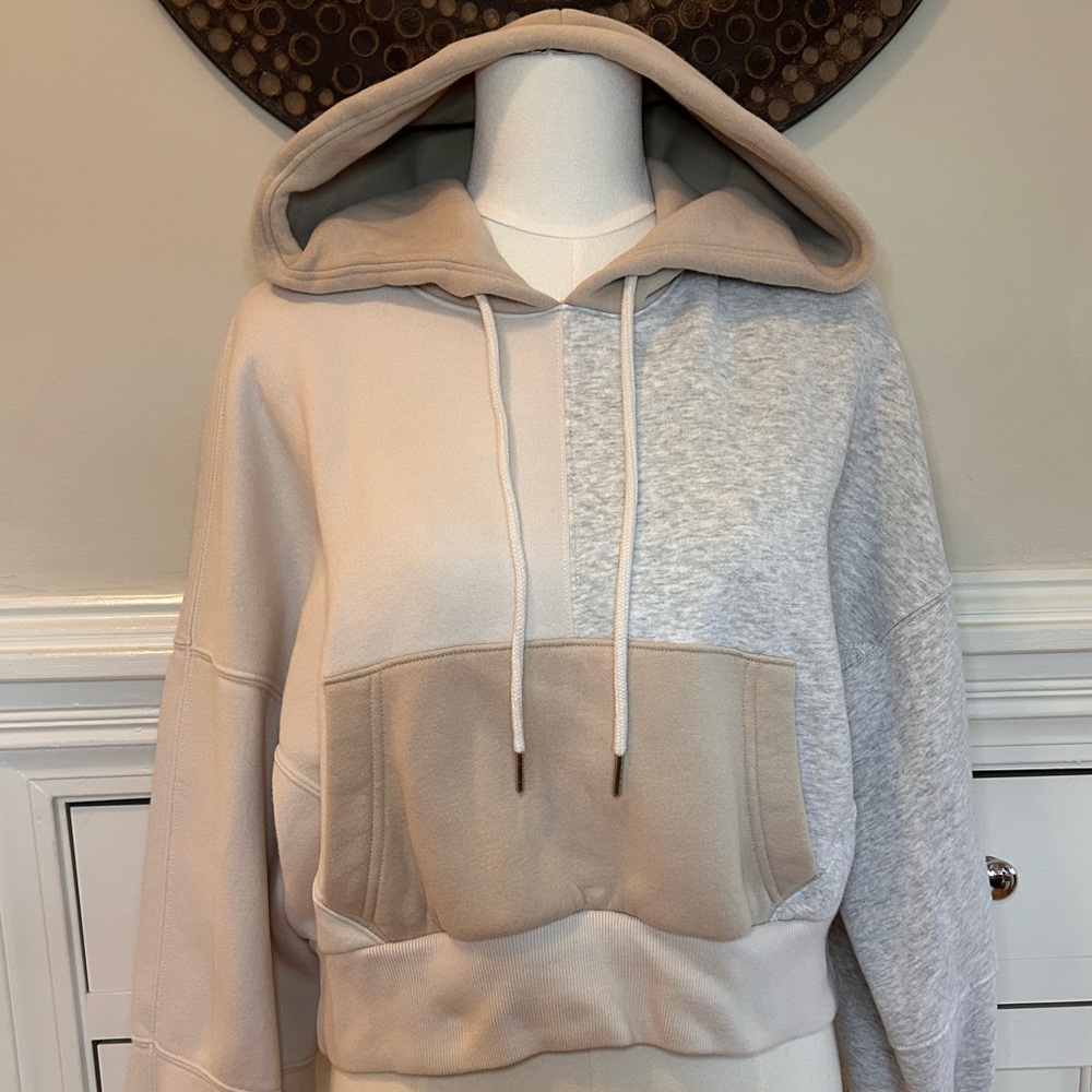 Abercrombie Soft A&F Max Essentials Grey/Beige Crop Hoodie | Medium - Picture 2 of 4